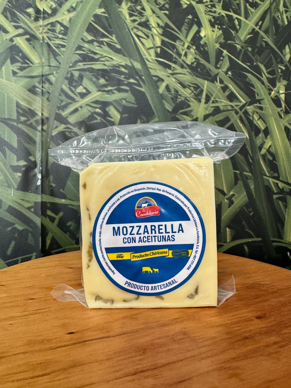 Queso Mozzarella con Aceitunas